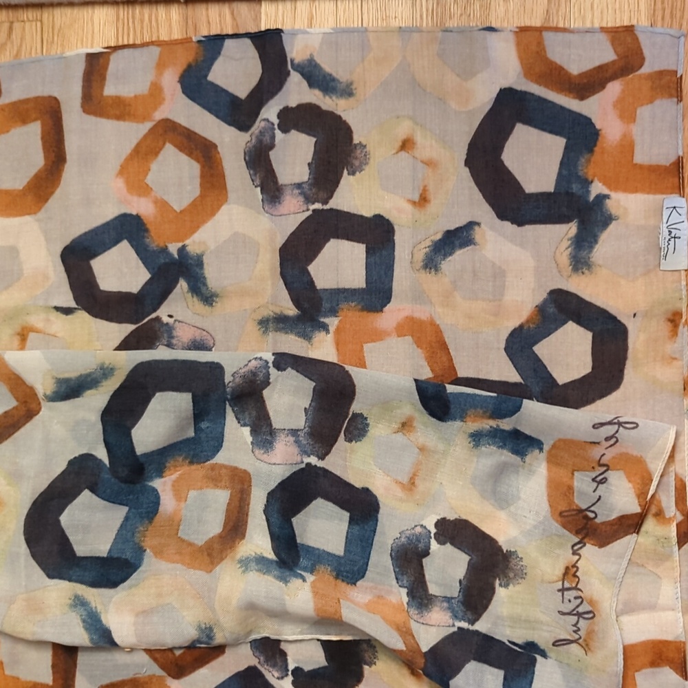 Designer scarf - Picture 3 of 5